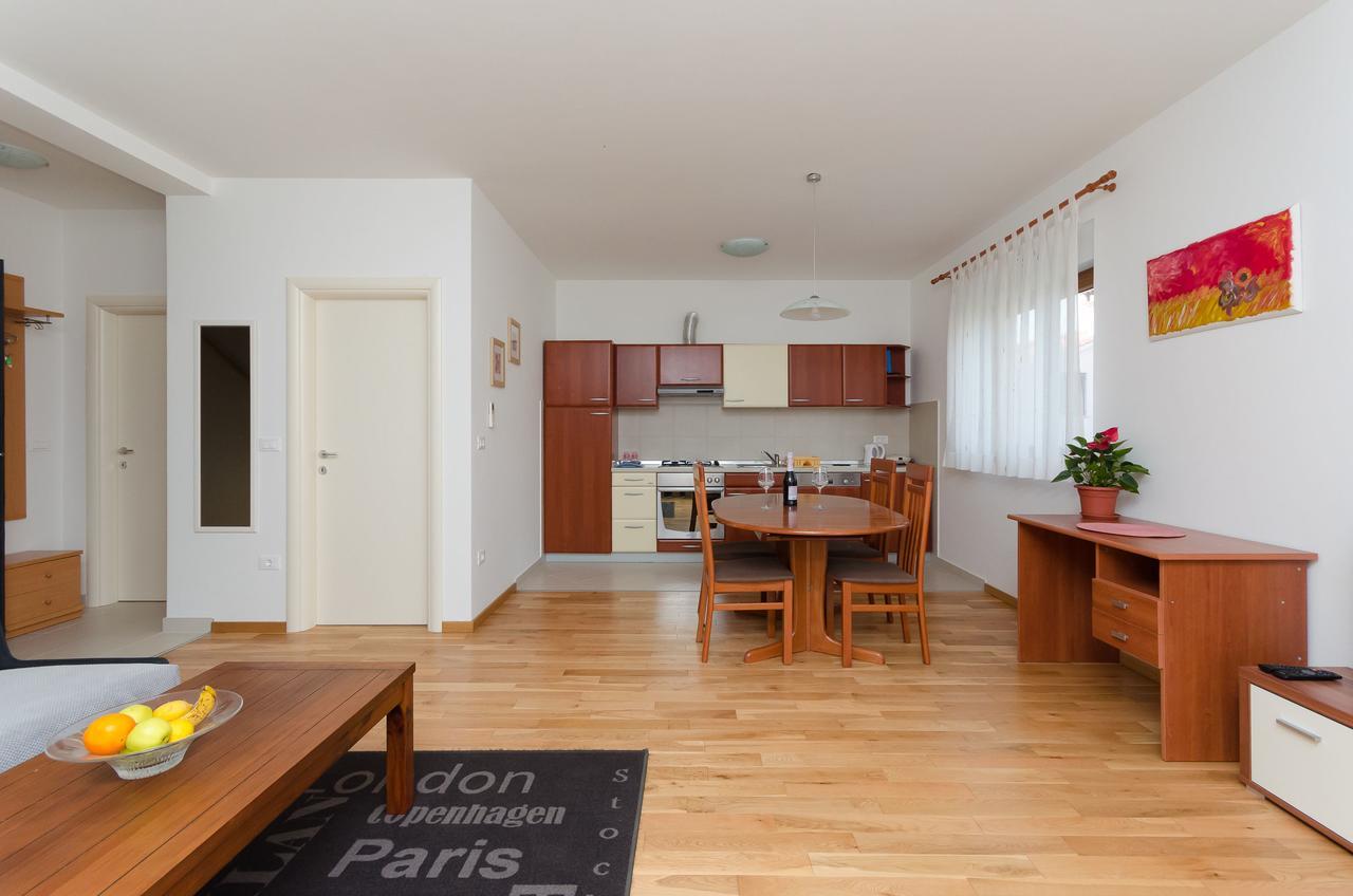 Apartment Goran روفينج المظهر الخارجي الصورة